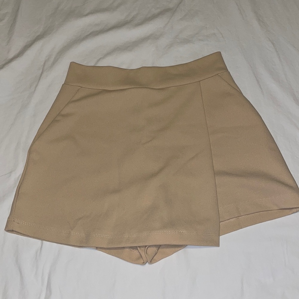 Forever 21 Nude asymmetrical skort